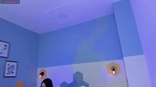 Chloe fischer  online show from April 2026 02:56:01 PM