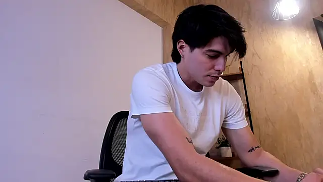 Karimferrer online show from February 2026 07:39:01 PM