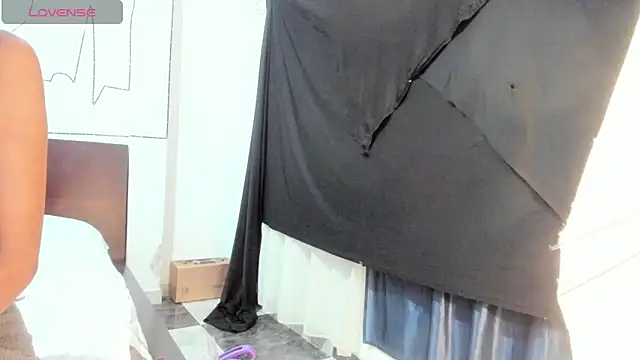 Snapshot of latinaStepmom chatting on April 2026 01:42:02 AM latinaStepmom online show from April 2026 01:42:02 AM