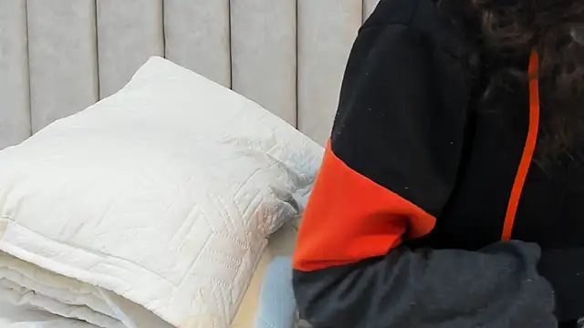 Snapshot of FreyaMoller chatting on February 2025 12:54:01 AM FreyaMoller online show from February 2025 12:54:01 AM