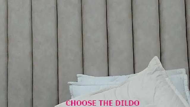 Snapshot of FreyaMoller chatting on November 2025 07:43:01 PM FreyaMoller online show from November 2025 07:43:01 PM