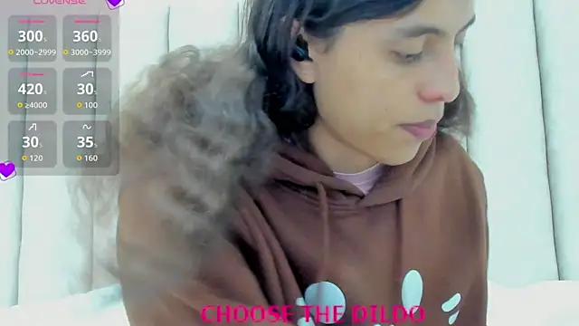 Snapshot of FreyaMoller chatting on November 2025 06:52:02 PM FreyaMoller online show from November 2025 06:52:02 PM