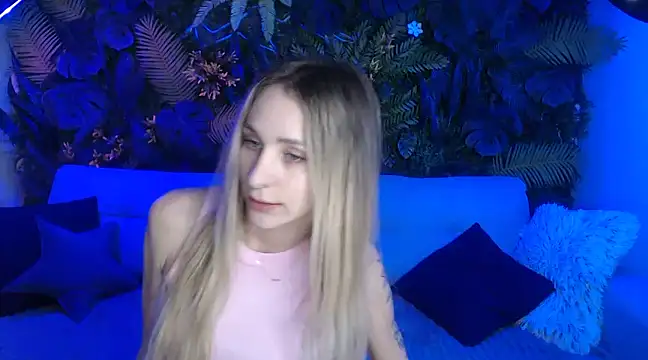 Horny Blond online show from December 2024 09:01:02 AM