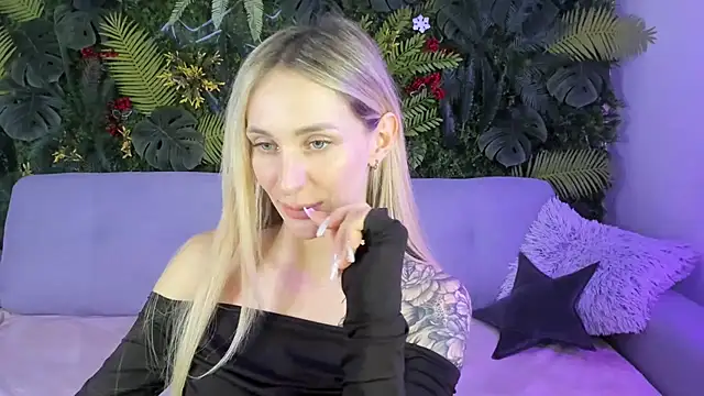 Horny Blond online show from November 2025 09:11:01 AM