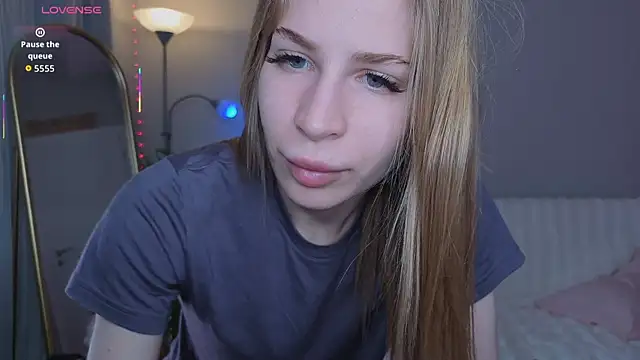Snapshot of Elis_Fox chatting on April 2026 10:07:02 AM Elis Fox online show from April 2026 10:07:02 AM