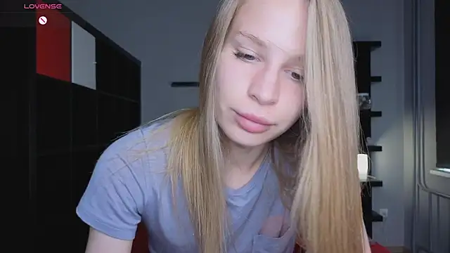 Elis Fox online show from June 2026 08:02:01 AM