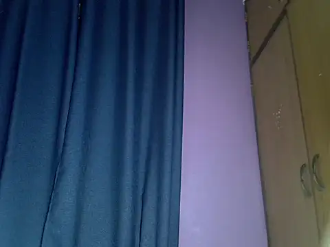 Queen petite  online show from November 2025 11:47:02 PM