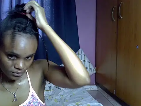 Queen petite  online show from November 2025 04:48:02 AM