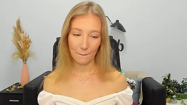 LolaWilsons online show from December 2024 07:39:01 AM