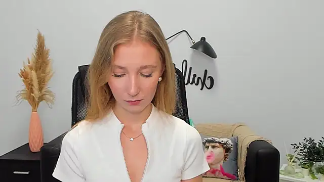 LolaWilsons online show from January 2025 01:59:02 PM