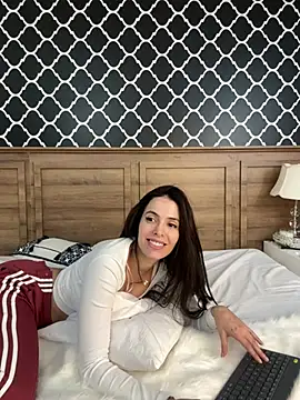 Snapshot of Amber_Rush_ chatting on February 2025 09:45:02 PM Amber Rush  online show from February 2025 09:45:02 PM