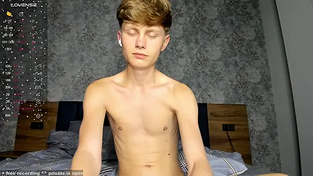 Snapshot of christian_di0r chatting on March 2025 05:16:02 PM christian di0r online show from March 2025 05:16:02 PM