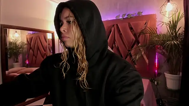 Haelycute online show from February 2025 11:21:02 AM