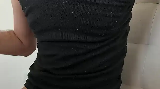 Snapshot of YoungHairyBi chatting on February 2025 02:42:01 PM YoungHairyBi online show from February 2025 02:42:01 PM