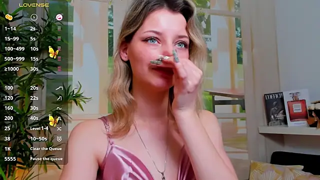 pretty little thing online show from January 2025 02:38:02 AM