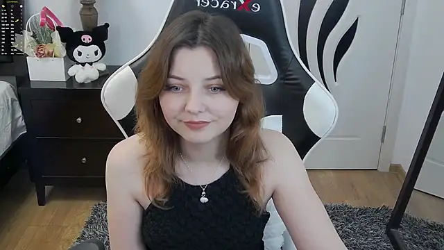 Snapshot of pretty_little_thing chatting on May 2026 05:32:01 PM pretty little thing online show from May 2026 05:32:01 PM