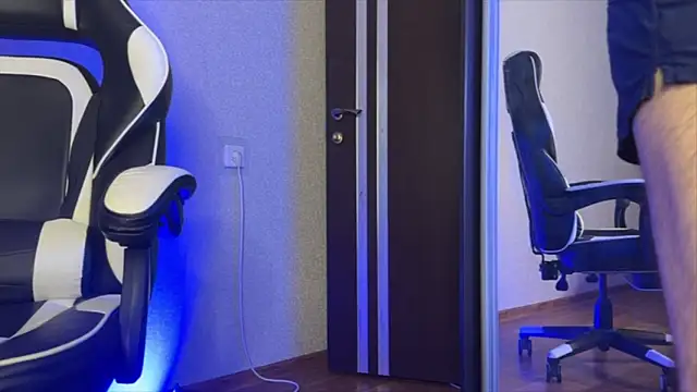 Stick Twlx online show from March 2026 03:41:01 PM