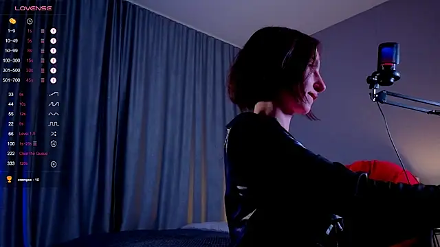 GeraTender1 online show from October 2025 07:49:02 PM