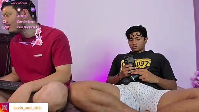  Ottis  online show from April 2026 07:03:02 PM