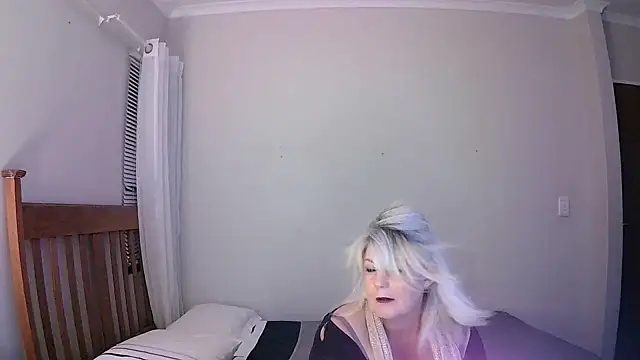 Miahotmilf online show from January 2025 06:35:02 PM