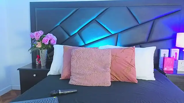 SophieCarther online show from January 2026 12:52:01 PM