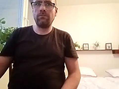 amok0 online show from March 2025 04:56:02 PM
