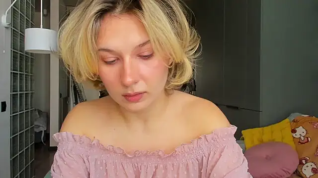 Lilith lutherlow online show from February 2026 11:09:02 AM