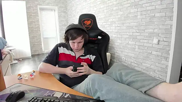 iliaskrislove online show from March 2025 05:21:02 AM