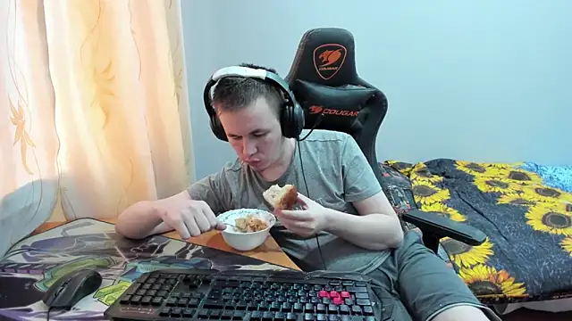 iliaskrislove online show from October 2025 11:01:01 AM