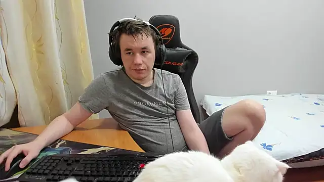 iliaskrislove online show from January 2026 12:30:01 PM