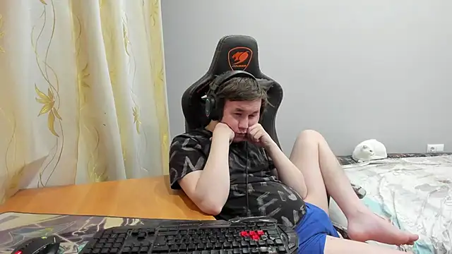 iliaskrislove online show from April 2026 03:53:01 PM