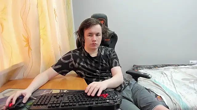 iliaskrislove online show from April 2026 03:10:02 AM