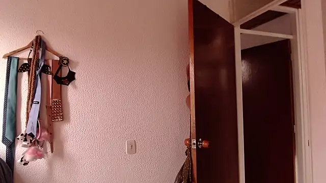 emily pearl  online show from November 2025 09:52:01 PM