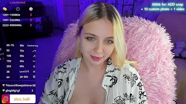 Snapshot of Alice_Halle chatting on December 2024 06:04:02 PM Alice Halle online show from December 2024 06:04:02 PM