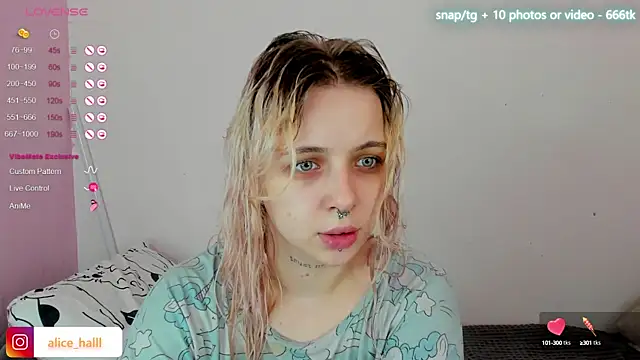 Snapshot of Alice_Halle chatting on February 2025 11:28:02 AM Alice Halle online show from February 2025 11:28:02 AM