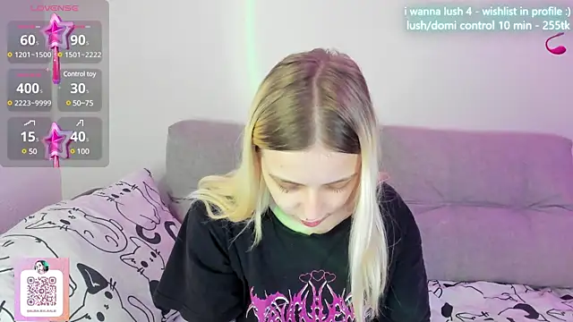 Snapshot of Alice_Halle chatting on March 2025 02:38:02 AM Alice Halle online show from March 2025 02:38:02 AM