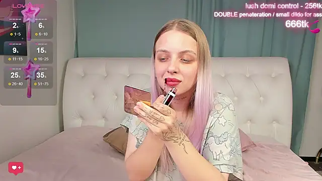 Snapshot of Alice_Halle chatting on October 2025 11:55:02 AM Alice Halle online show from October 2025 11:55:02 AM