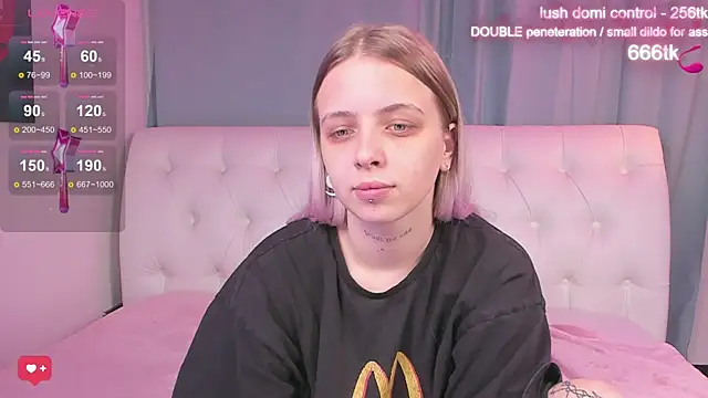 Snapshot of Alice_Halle chatting on October 2025 04:15:01 AM Alice Halle online show from October 2025 04:15:01 AM