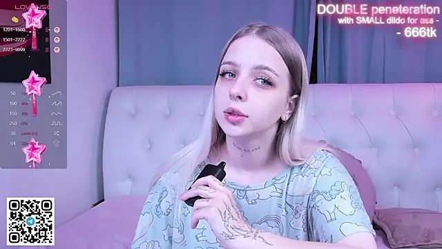 Snapshot of Alice_Halle chatting on November 2025 02:11:02 AM Alice Halle online show from November 2025 02:11:02 AM