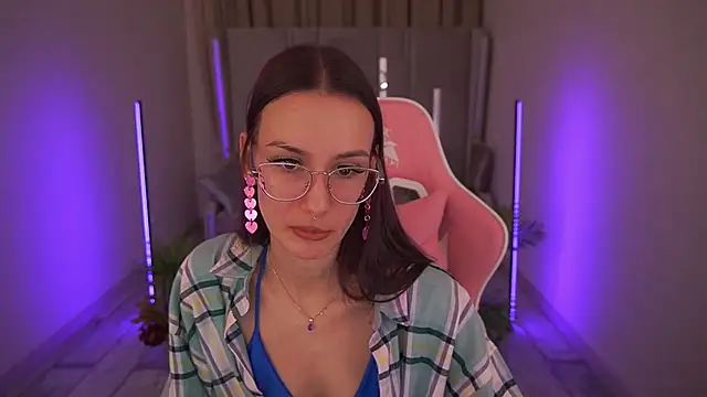 CozyMell online show from March 2025 02:04:02 PM