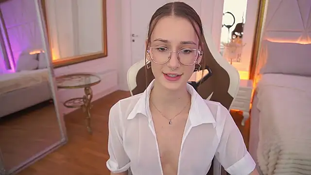 CozyMell online show from March 2026 02:22:02 PM