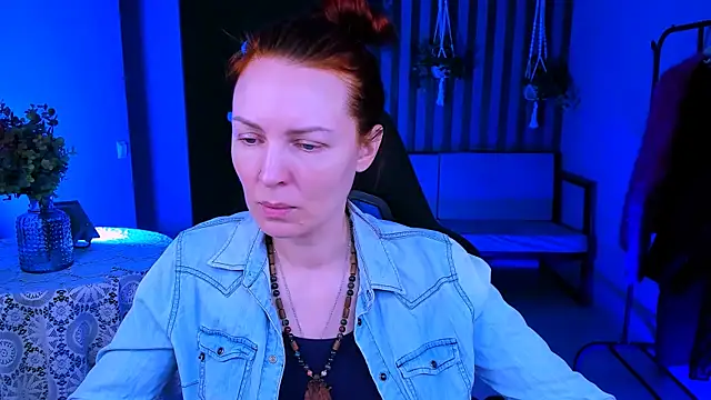 VandaRossi online show from March 2025 05:08:01 AM