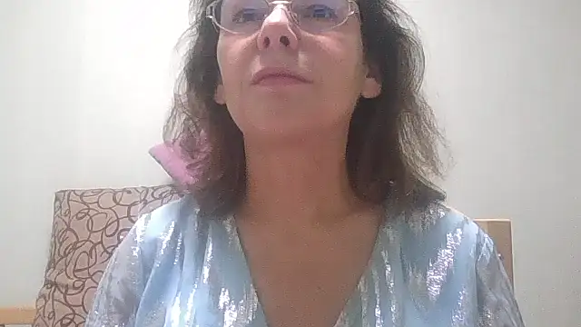 HollyJewel online show from November 2025 07:08:02 PM