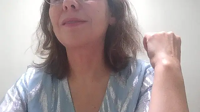 HollyJewel online show from November 2025 07:07:02 PM