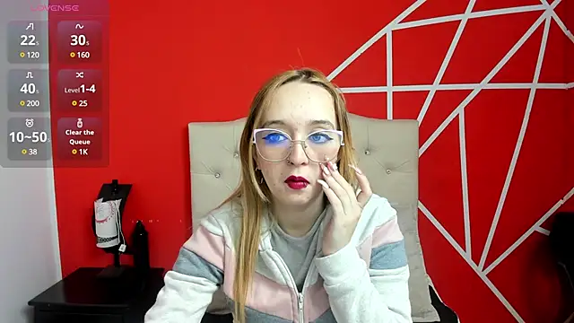 Liaroberts1 online show from January 2025 12:03:02 PM