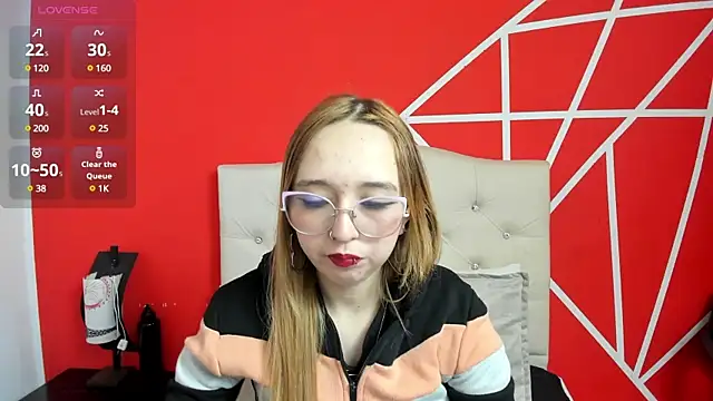 Liaroberts1 online show from January 2025 12:04:02 PM