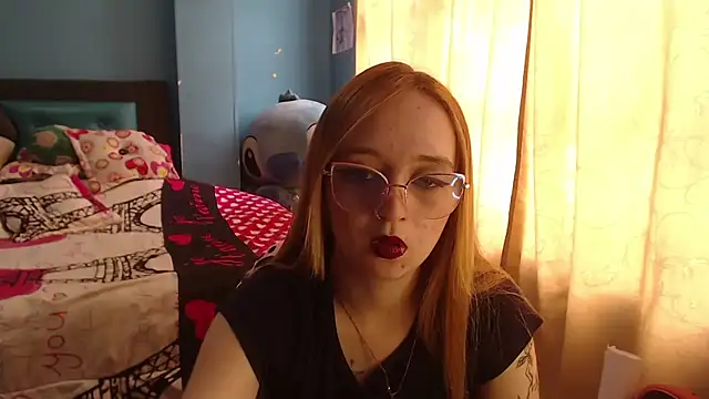 Liaroberts1 online show from February 2025 03:16:01 PM