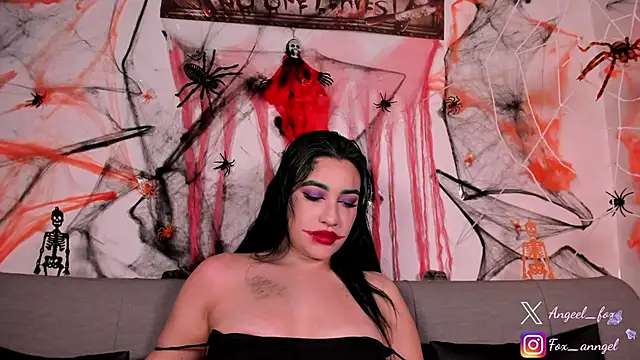 Snapshot of angeel_fox chatting on October 2025 06:03:02 AM angeel fox online show from October 2025 06:03:02 AM