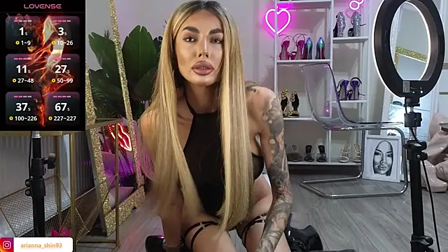 ArianaArianna online show from November 2025 08:19:02 PM