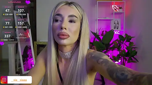 ArianaArianna online show from May 2026 06:25:01 PM